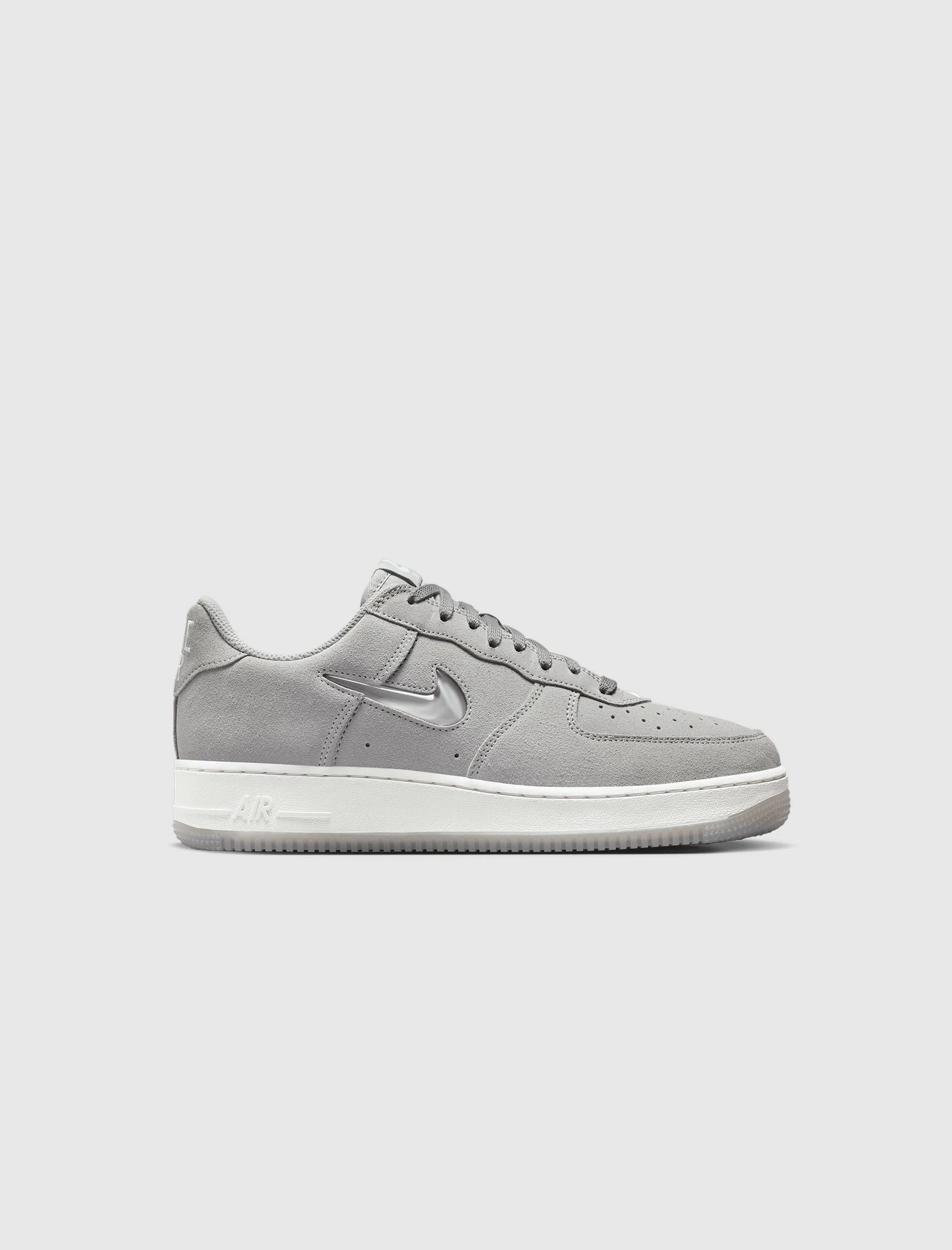 Nike AIR FORCE 1 LOW RETRO COLOR OF THE MONTH "LIGHT SMOKE GREY"