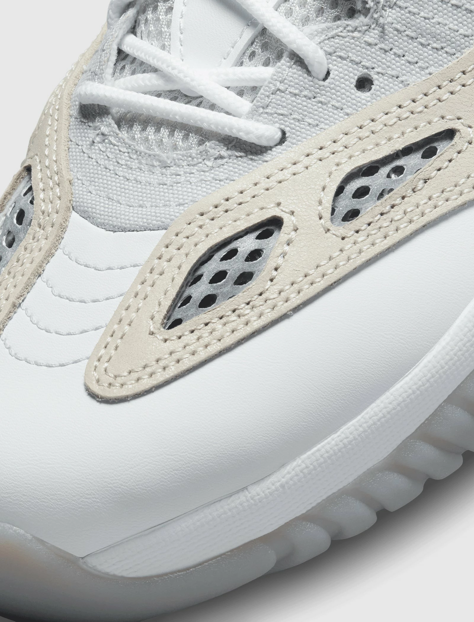 Jordan Brand AIR JORDAN 11 RETRO LOW IE "LIGHT OREWOOD BROWN" - Image 2