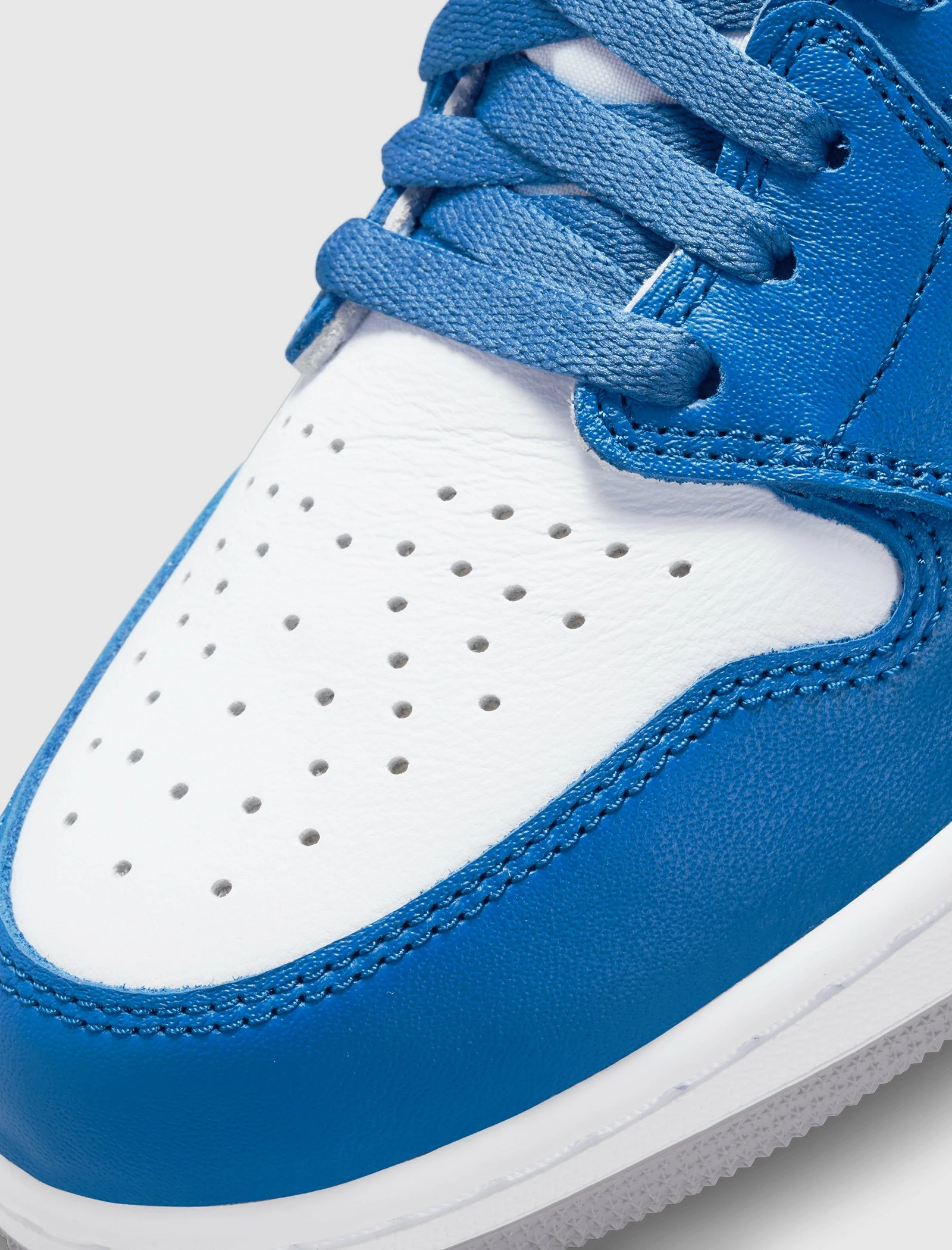 Jordan Brand AIR JORDAN 1 RETRO HIGH OG "TRUE BLUE" - Image 2