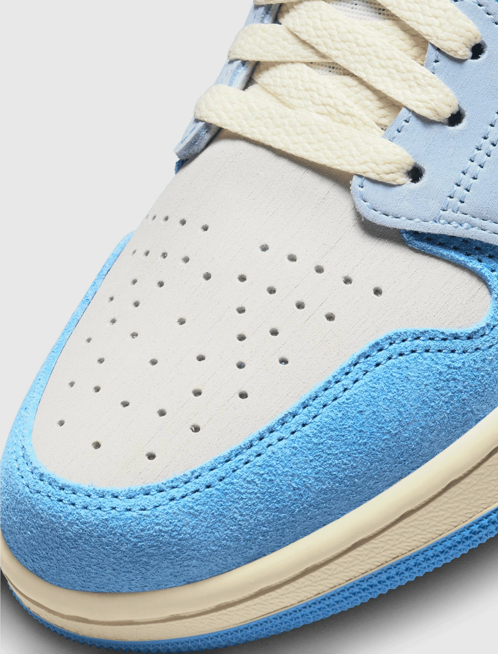 Jordan Brand WOMEN'S AIR JORDAN 1 ZOOM CMFT 2 "UNIVERSITY BLUE" - Image 2