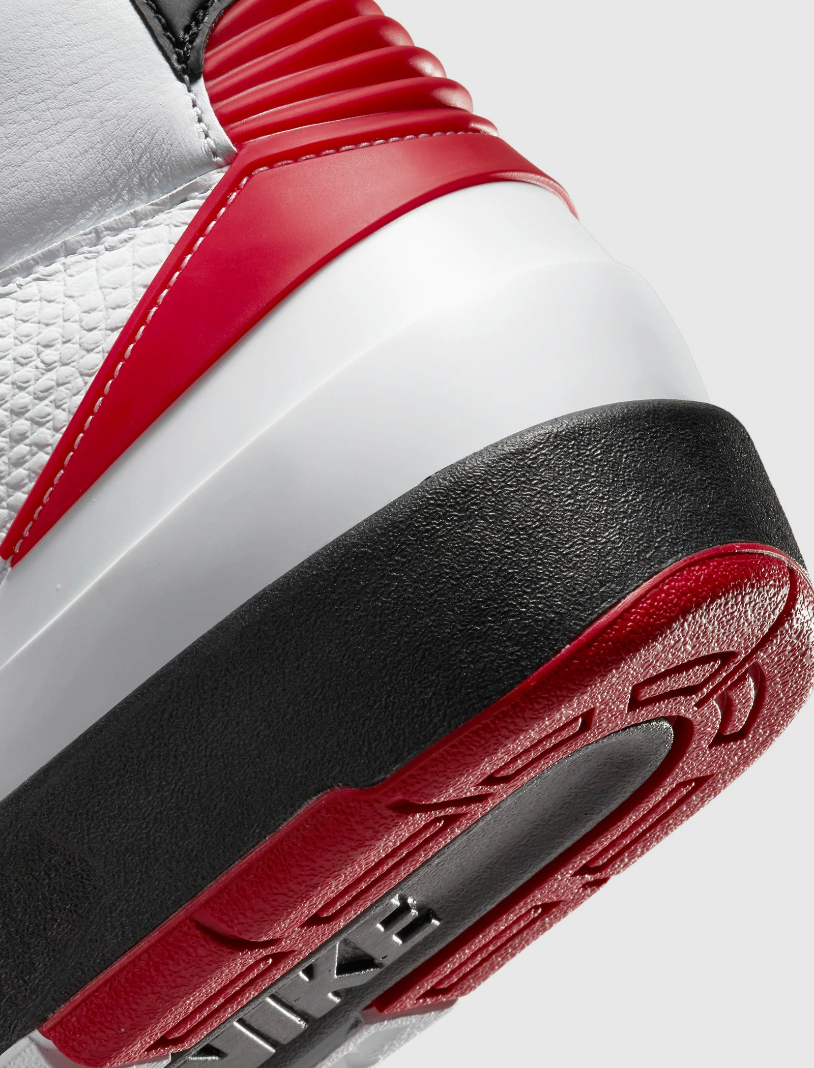 Jordan Brand AIR JORDAN 2 RETRO "CHICAGO" - Image 3