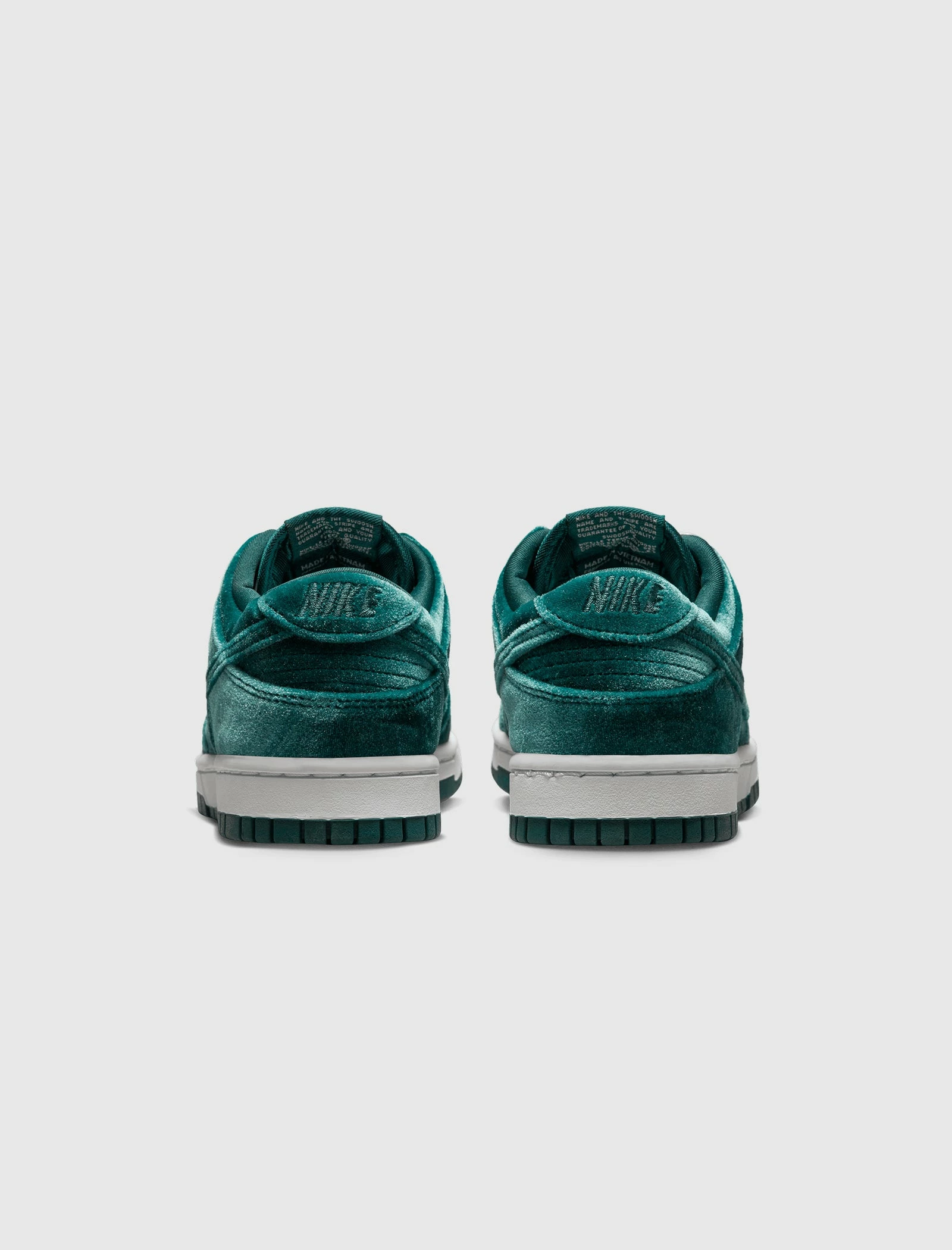 Nike WOMEN'S DUNK LOW "GREEN VELVET" - Image 6