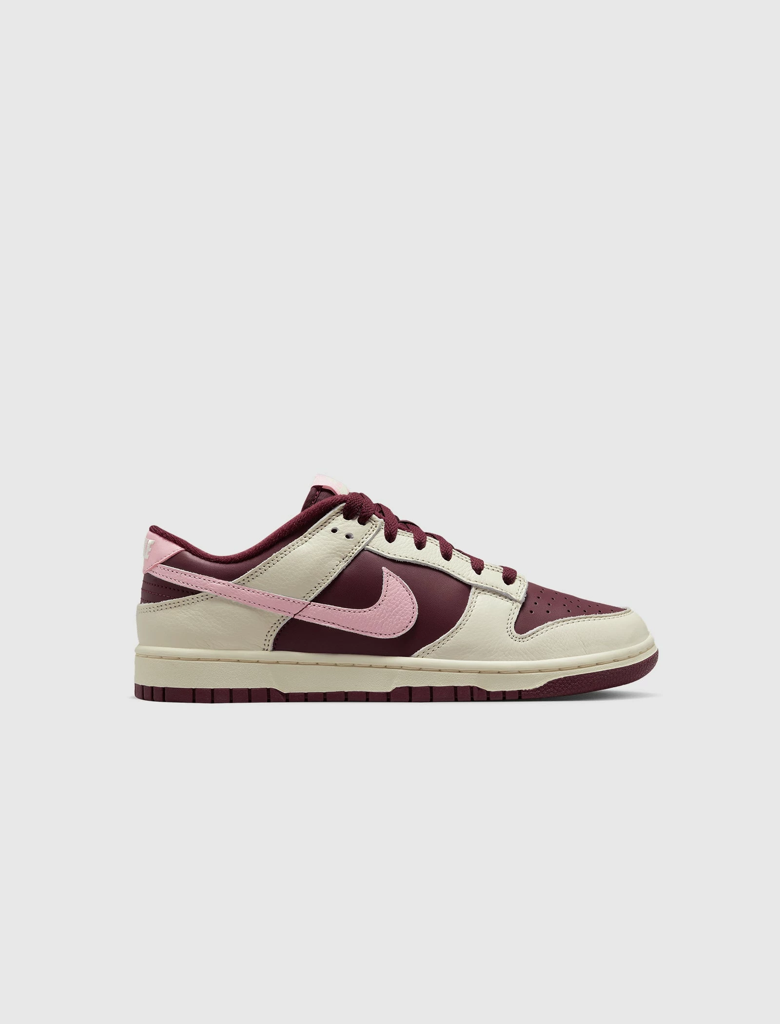Nike DUNK LOW "VALENTINE'S DAY"