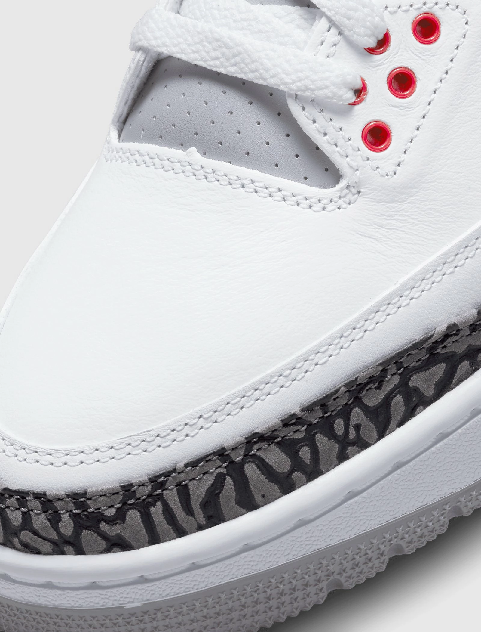 Jordan Brand AIR JORDAN 3 "FIRE RED" - Image 2