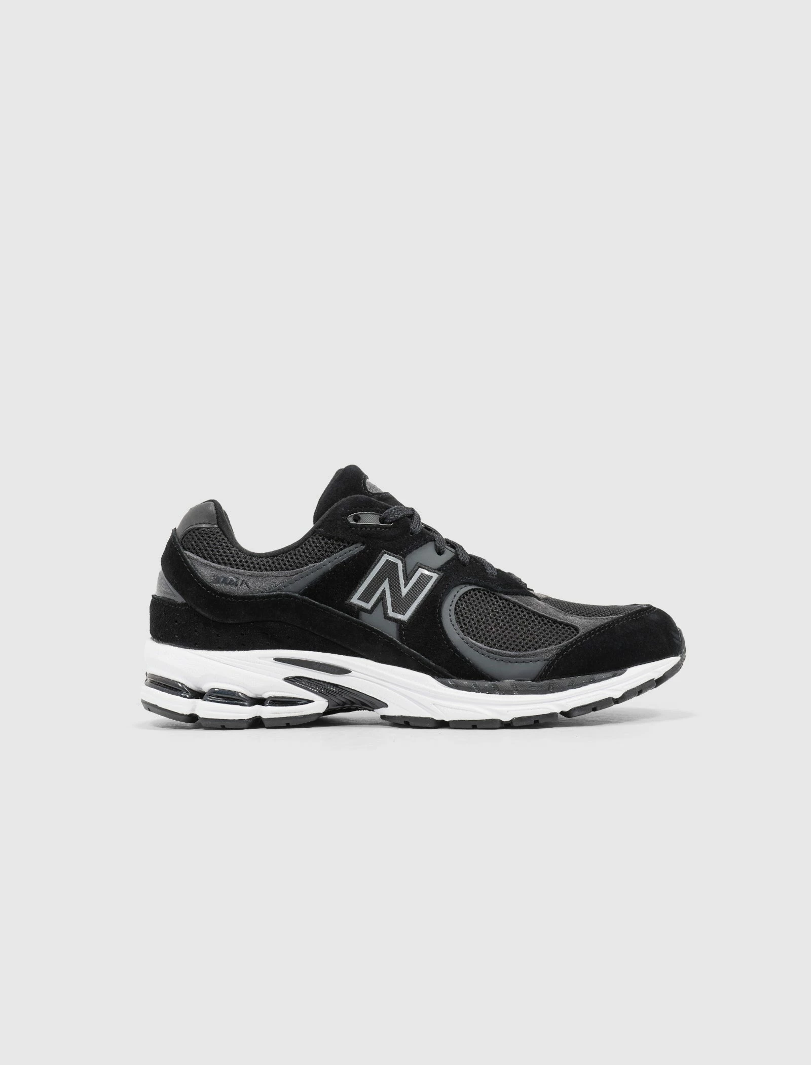 New Balance 2002R "BLACK GUNMETAL"