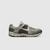 WOMEN'S NIKE VOMERO ZOOM 5 "COBBLESTONE"