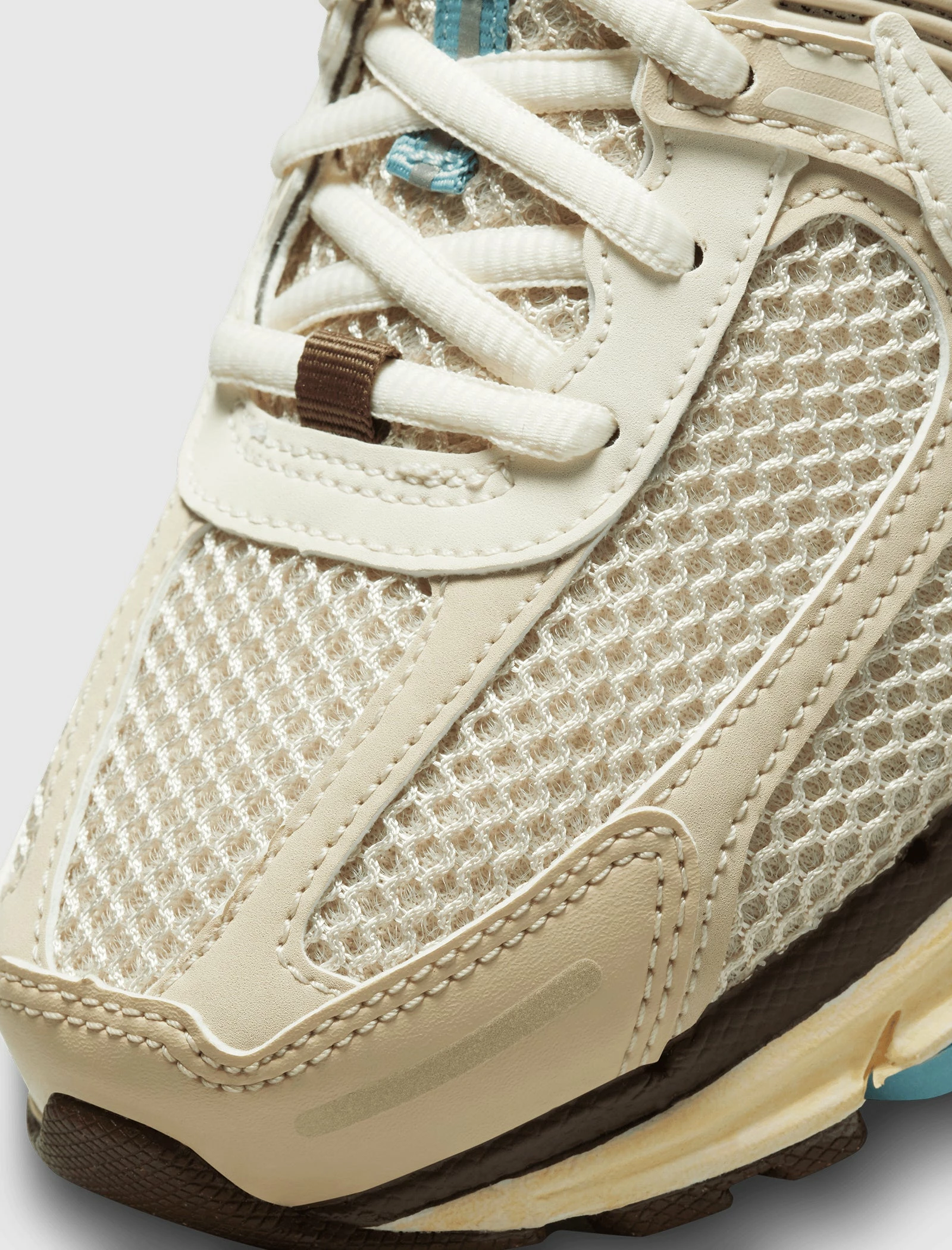 Nike WOMENS ZOOM VOMERO 5 - Image 2